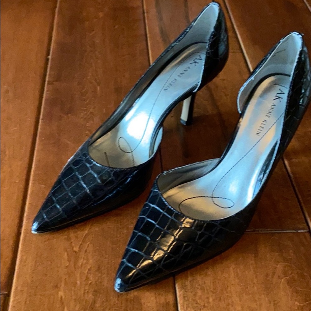 AK Anne Klein size 6 black heels